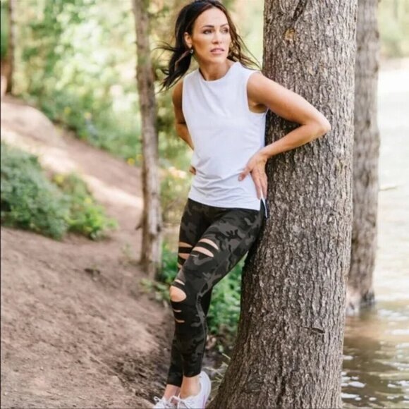 ZYIA Active Forest Camo Slashed Luxe Hi-Rise Leggings, Size 6-8 - Picture 1 of 11